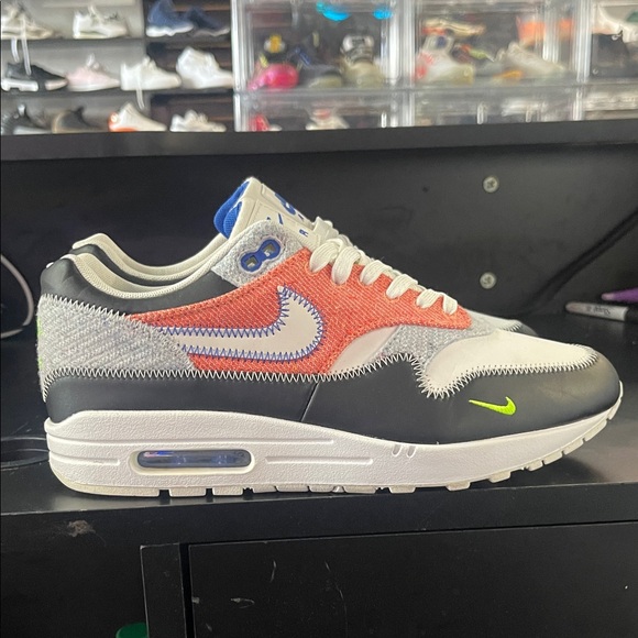 Nike Air Max 1 with Red and Blue Accents - Picture 1 of 6